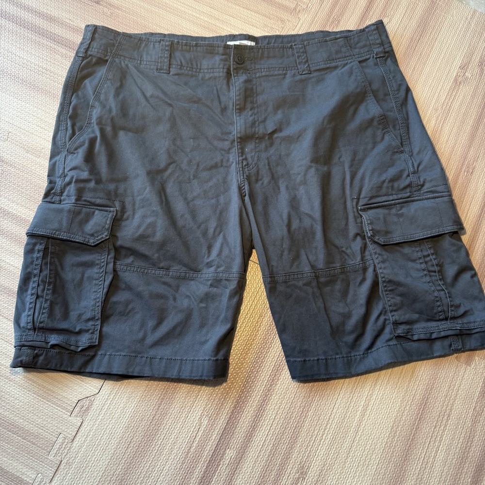 Goodfellow & Co Gray Cargo Shorts Mens Size 42 Stretch